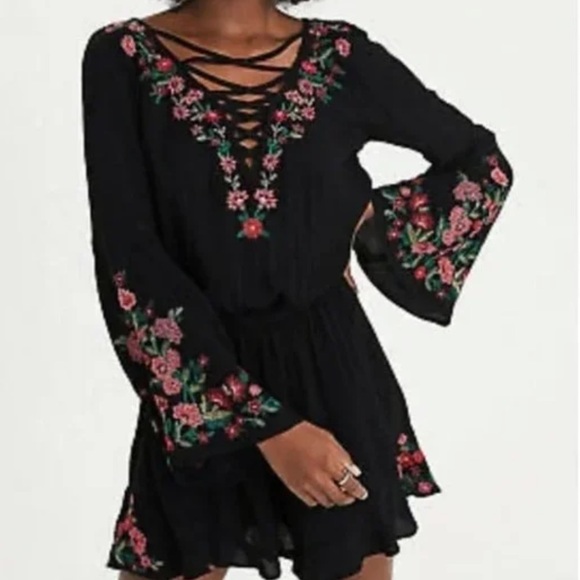 American Eagle Outfitters Pants - American Eagle Floral Embroidered‎ Detail Bell Sleeve Short Romper
